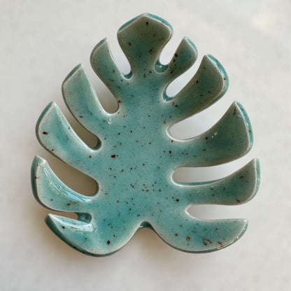 Blue tealight holder Monstera leaf Main image