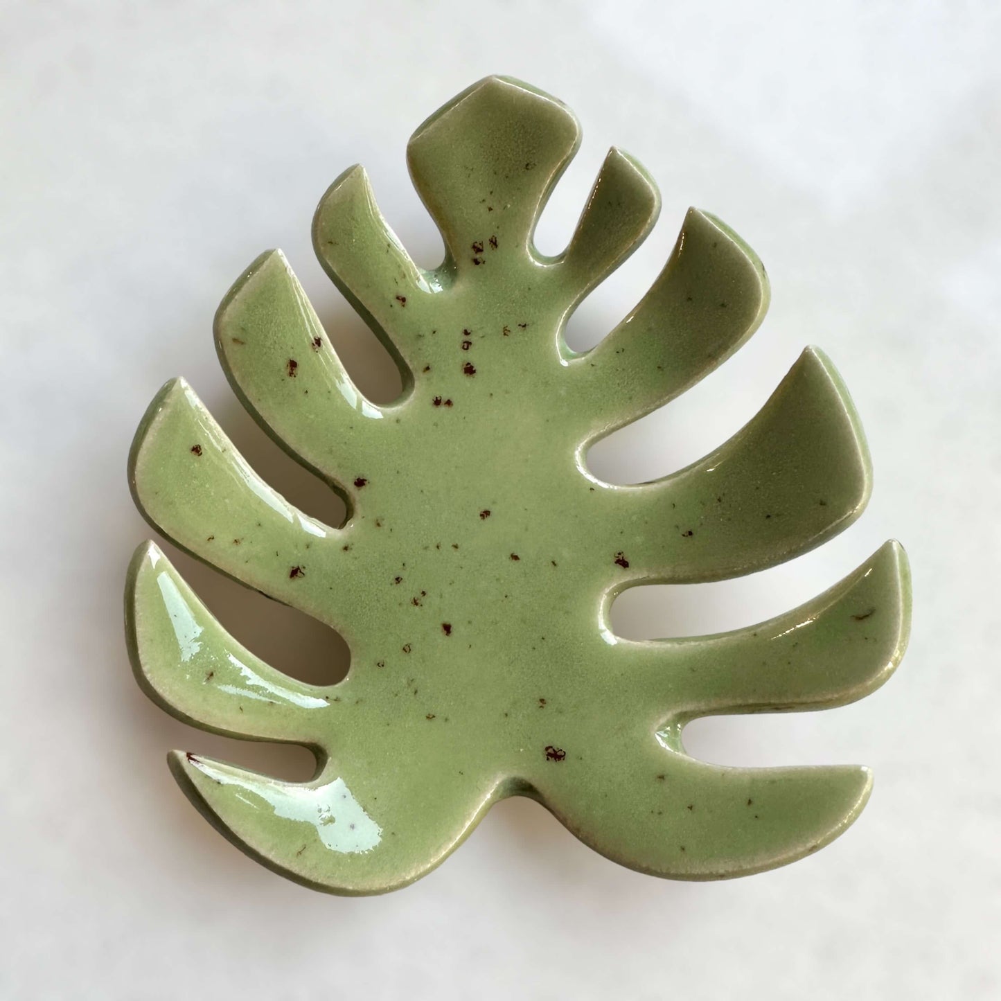 Green tealight holder ceramic Monstera leaf Main image