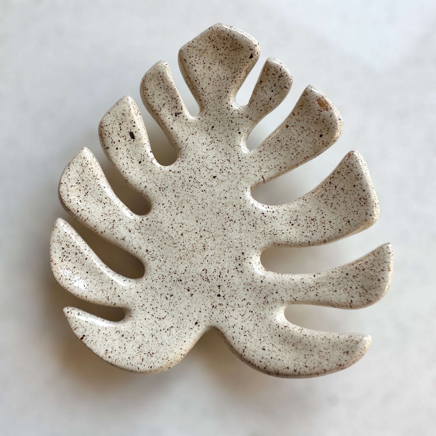 Candle holder tealight cream monstera leaf main image