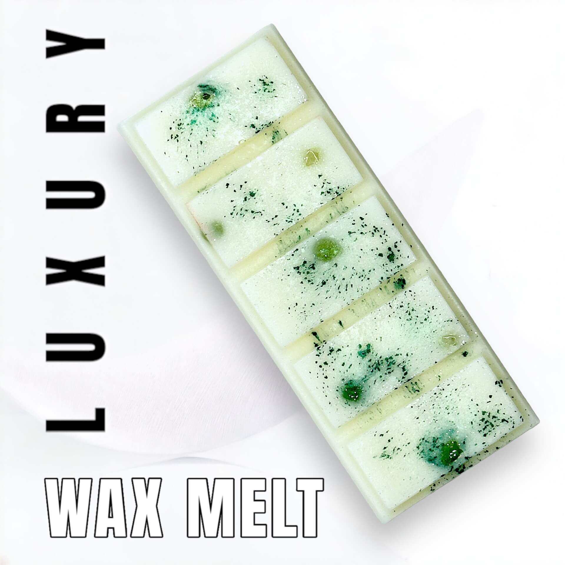 Frosted Forest luxury wax melt. Main image