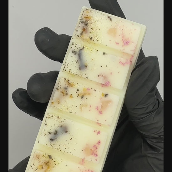 Video of Winter wax melt fragrance Nutcracker luxury Wax Melt showing front, back and sides