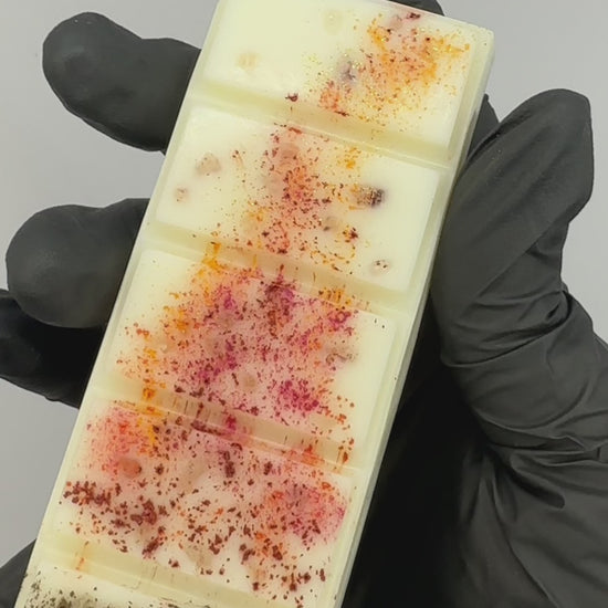 Video of Winter wax melt fragrance Winter Fireside luxury Wax Melt showing front, back and sides