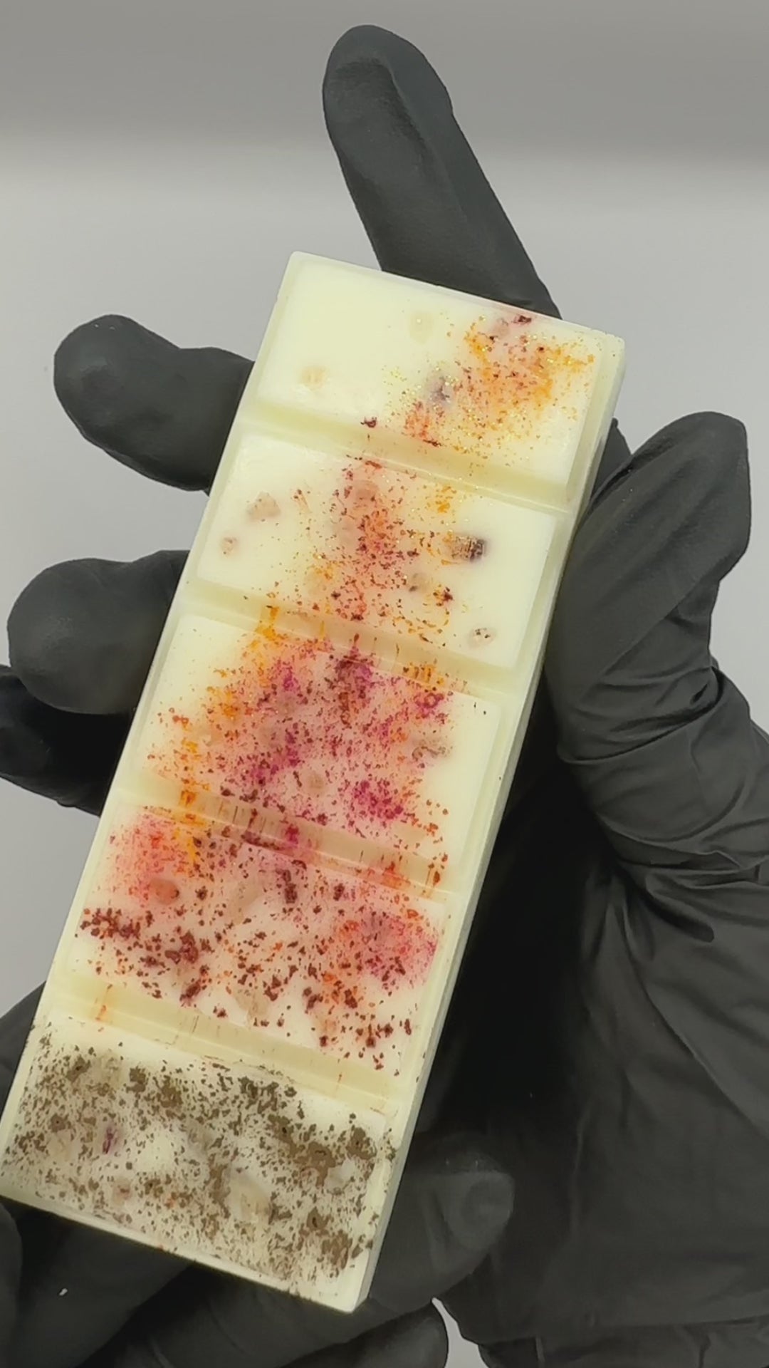 Video of Winter wax melt fragrance Winter Fireside luxury Wax Melt showing front, back and sides